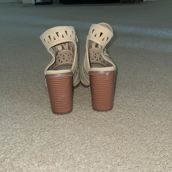 Heels - Picture 3 of 3